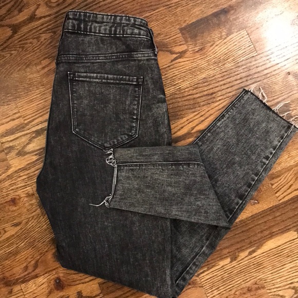 Old Navy Rockstar Button Up Super Skinny High Rise Raw Hem Jeans - Picture 2 of 11